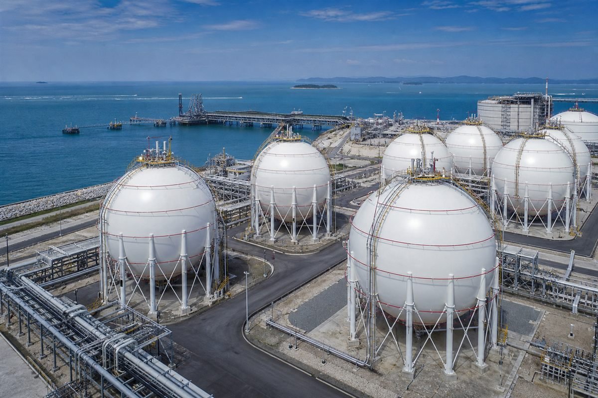 LNG storage tanks